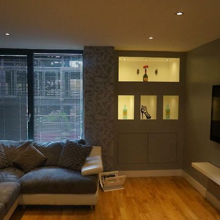 2 Bedroom Apartment - Close To Piccadilly Train Station / Edge Of The Northern Quarter Manchester Exterior photo